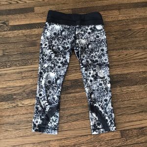 Lululemon printed workout pants